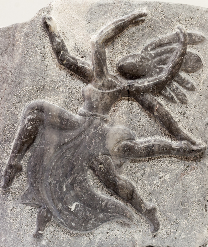 bacchante dansant